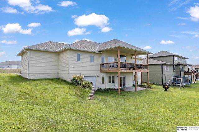 8578 Lake Ridge Drive, Plattsmouth, NE 68048