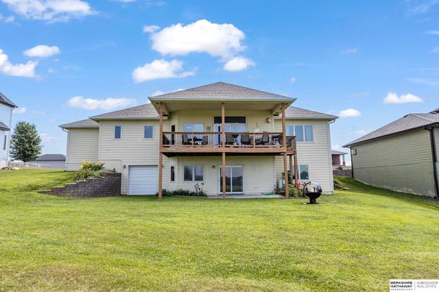 8578 Lake Ridge Drive, Plattsmouth, NE 68048