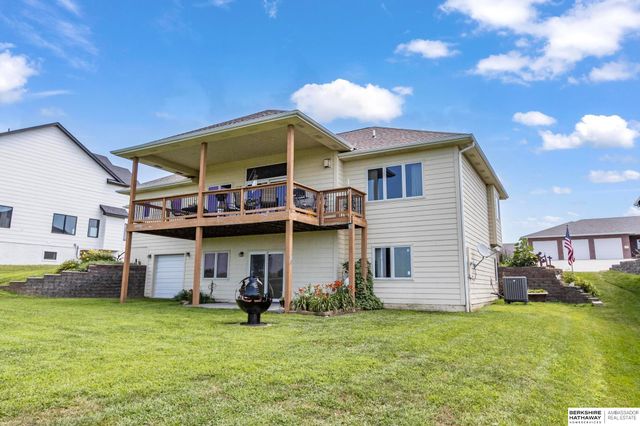 8578 Lake Ridge Drive, Plattsmouth, NE 68048
