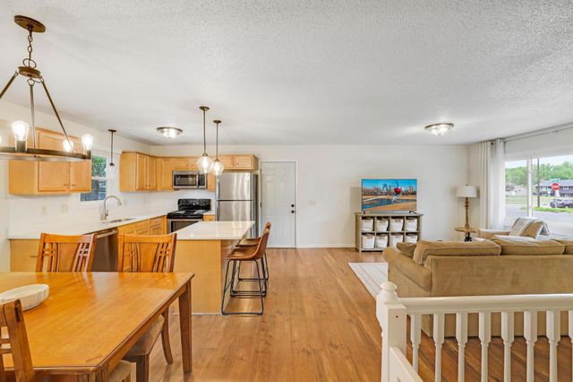 1392 Amaryllis Lane, Eagan, MN 55123