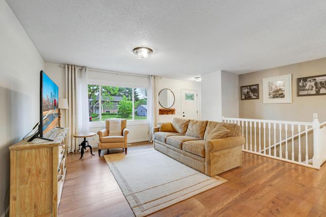 1392 Amaryllis Lane, Eagan, MN 55123