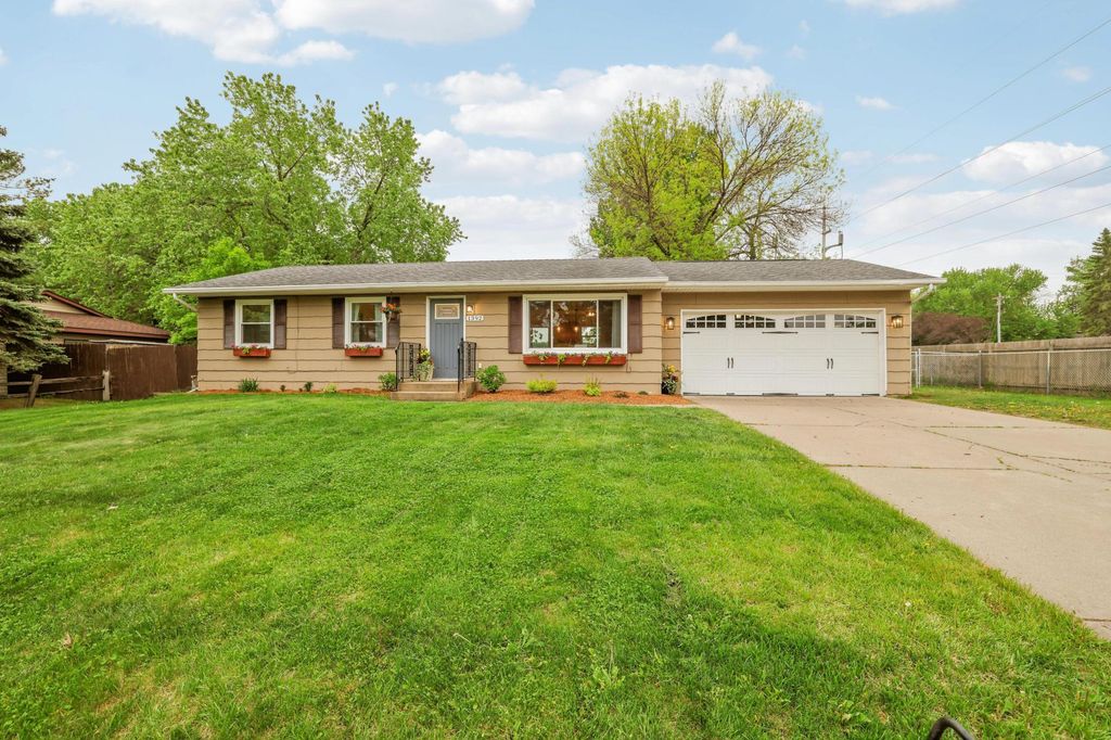 1392 Amaryllis Lane, Eagan, MN 55123