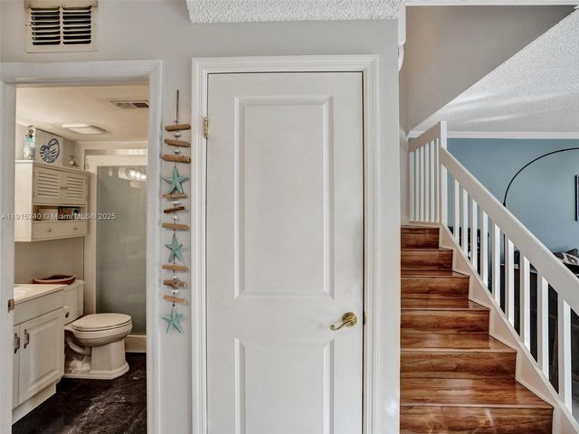 11861 SW 9th Mnr, Davie, FL 33325