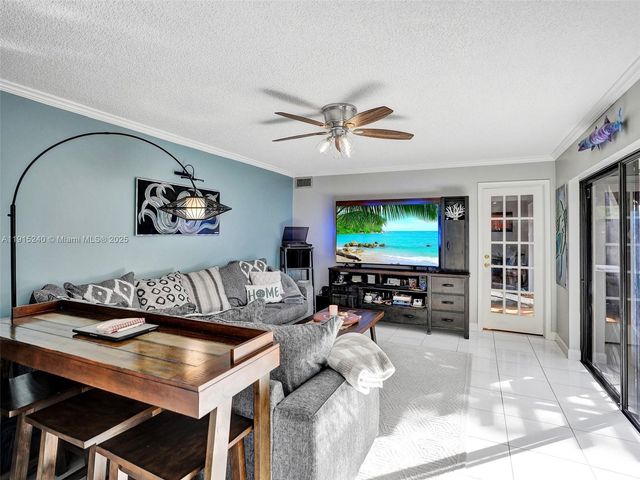 11861 SW 9th Mnr, Davie, FL 33325