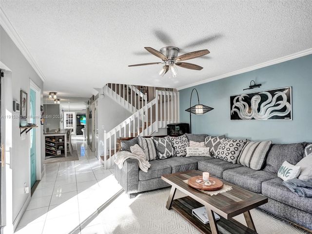 11861 SW 9th Mnr, Davie, FL 33325