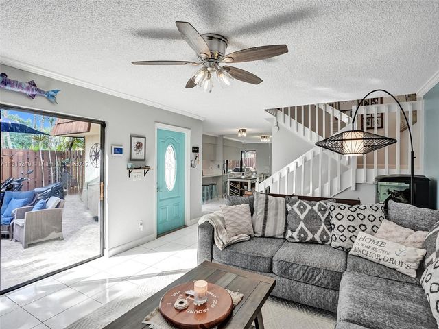 11861 SW 9th Mnr, Davie, FL 33325