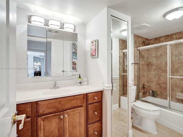 11861 SW 9th Mnr, Davie, FL 33325