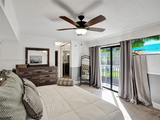 11861 SW 9th Mnr, Davie, FL 33325