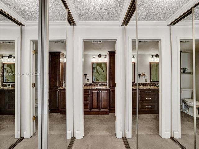 11861 SW 9th Mnr, Davie, FL 33325