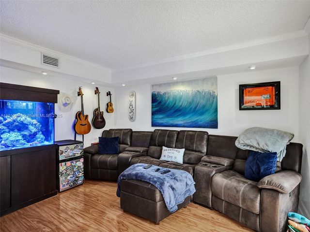 11861 SW 9th Mnr, Davie, FL 33325