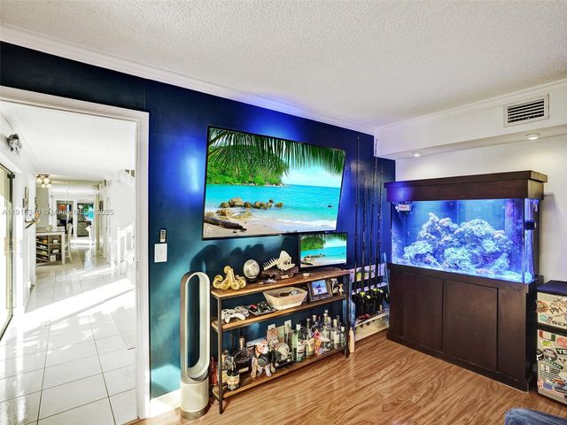 11861 SW 9th Mnr, Davie, FL 33325