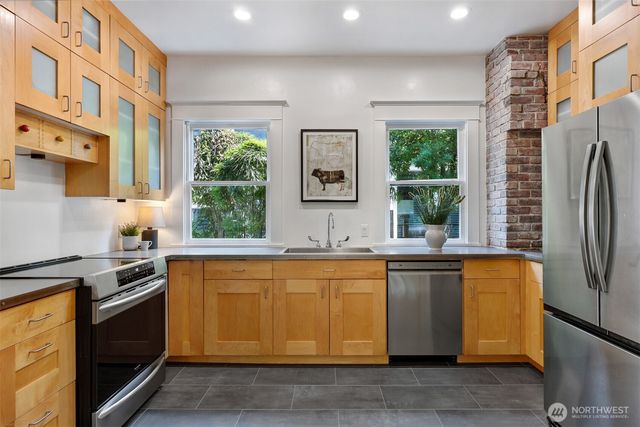 2202 N 41st Street, Seattle, WA 98103