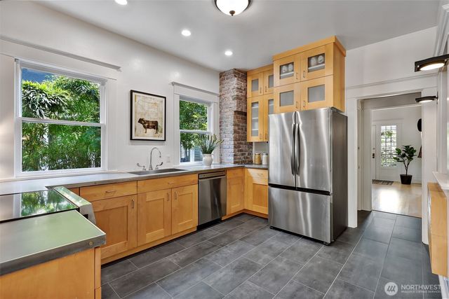 2202 N 41st Street, Seattle, WA 98103