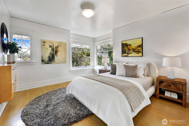 2202 N 41st Street, Seattle, WA 98103