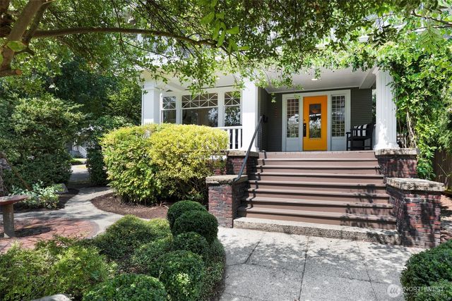 2202 N 41st Street, Seattle, WA 98103