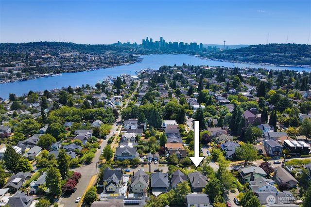 2202 N 41st Street, Seattle, WA 98103