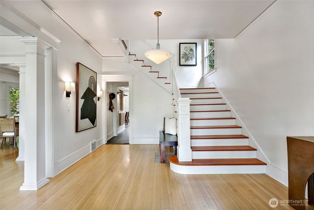 2202 N 41st Street, Seattle, WA 98103