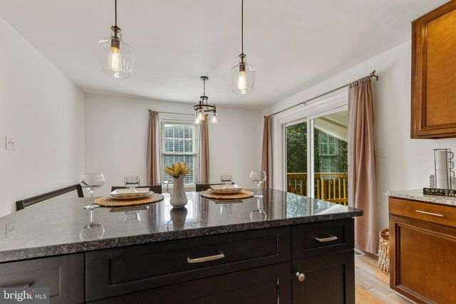2701 WOODWALK CT, Alexandria, VA 22306