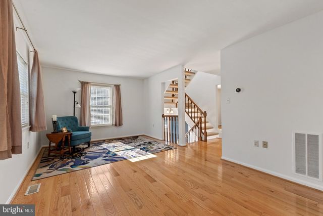 2701 WOODWALK CT, Alexandria, VA 22306