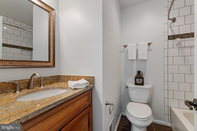 2701 WOODWALK CT, Alexandria, VA 22306