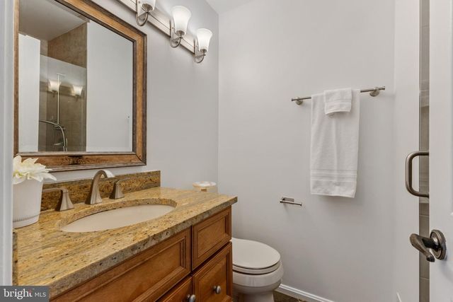 2701 WOODWALK CT, Alexandria, VA 22306