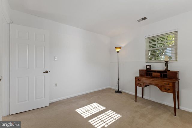 2701 WOODWALK CT, Alexandria, VA 22306