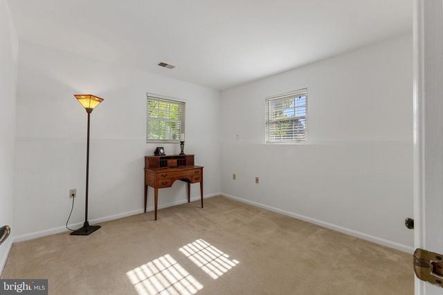 2701 WOODWALK CT, Alexandria, VA 22306