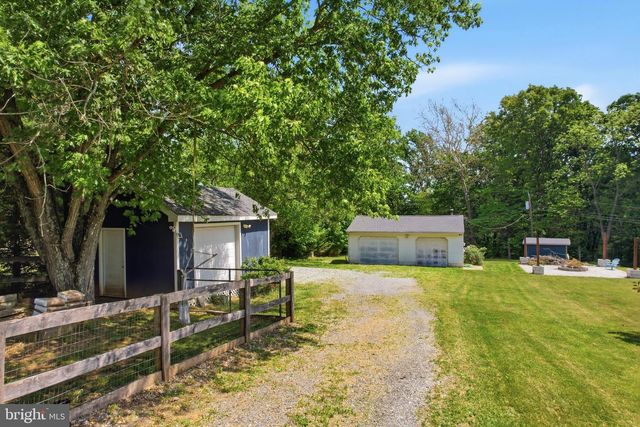45 WENZEL RD, Airville, PA 17302