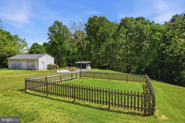 45 WENZEL RD, Airville, PA 17302