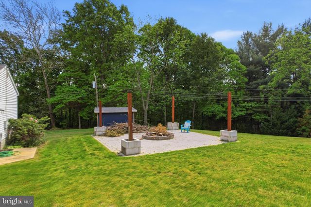 45 WENZEL RD, Airville, PA 17302