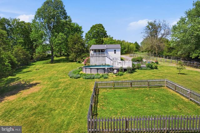 45 WENZEL RD, Airville, PA 17302