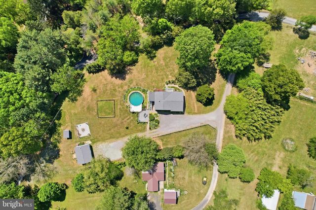 45 WENZEL RD, Airville, PA 17302
