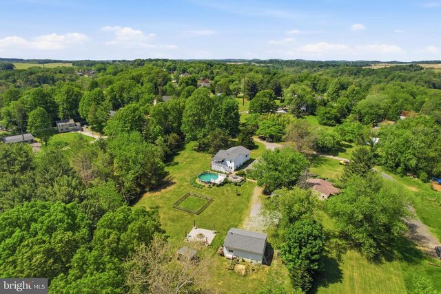 45 WENZEL RD, Airville, PA 17302