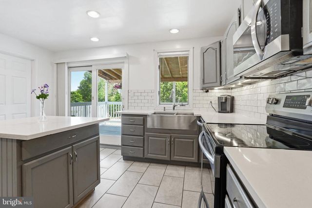 45 WENZEL RD, Airville, PA 17302