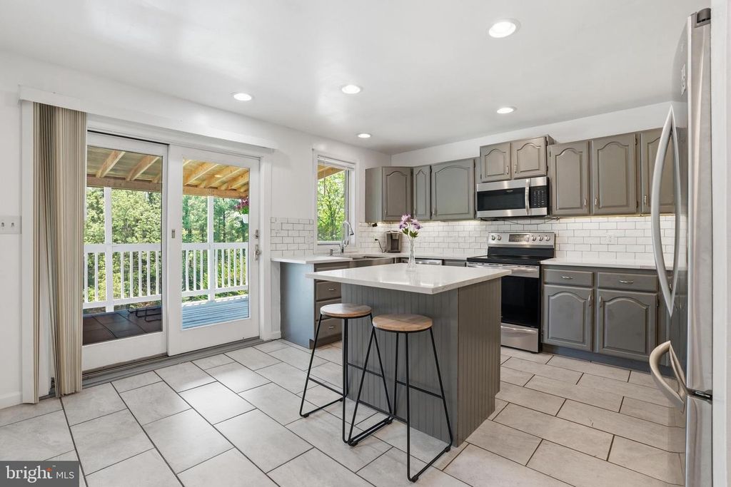 45 WENZEL RD, Airville, PA 17302