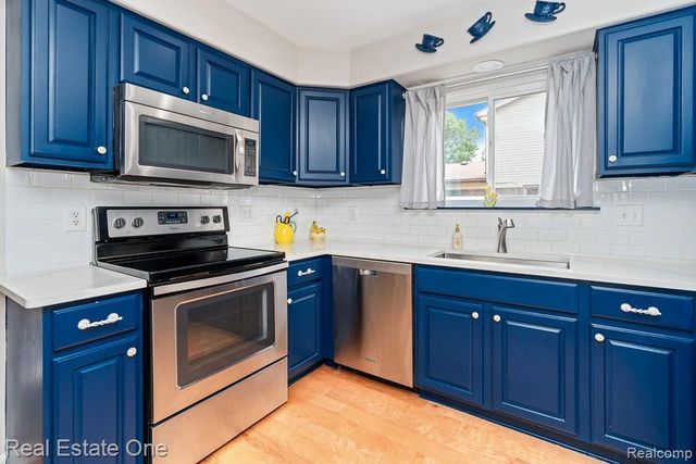 40788 Executive Drive, Sterling Heights, MI 48313