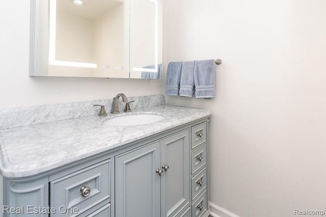 40788 Executive Drive, Sterling Heights, MI 48313