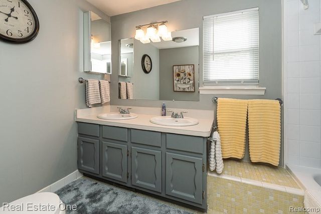 40788 Executive Drive, Sterling Heights, MI 48313
