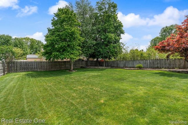 40788 Executive Drive, Sterling Heights, MI 48313