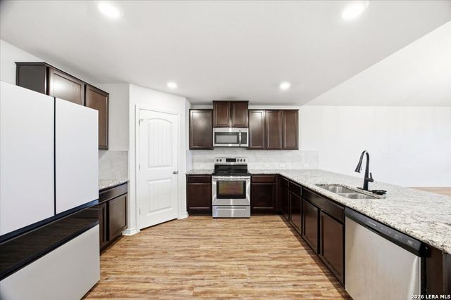 2935 Thackery Groove, San Antonio, TX 78245