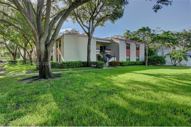 9858 NW 3rd St 9858, Plantation, FL 33324