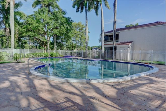 9858 NW 3rd St 9858, Plantation, FL 33324