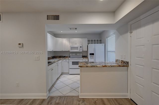 9858 NW 3rd St 9858, Plantation, FL 33324