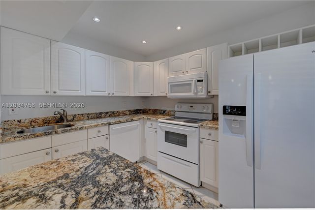 9858 NW 3rd St 9858, Plantation, FL 33324