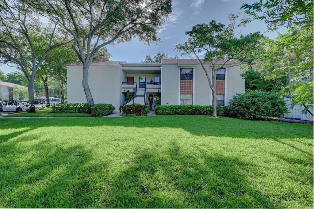 9858 NW 3rd St 9858, Plantation, FL 33324