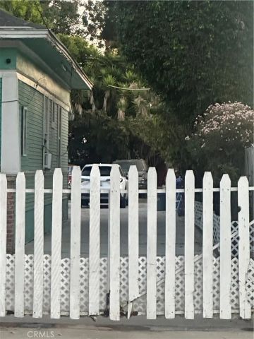 516 E 23rd, Los Angeles, CA 90011