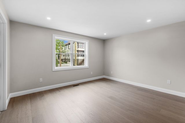 108 Stowe St 108, Fall River, MA 02720