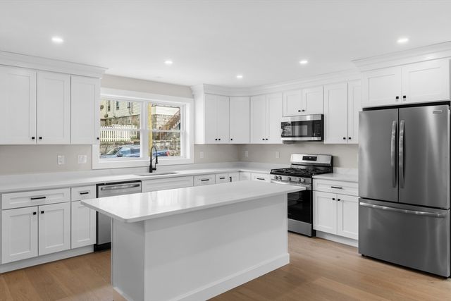 108 Stowe St 108, Fall River, MA 02720