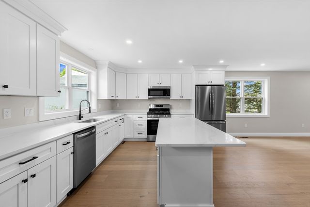 108 Stowe St 108, Fall River, MA 02720