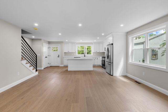 108 Stowe St 108, Fall River, MA 02720